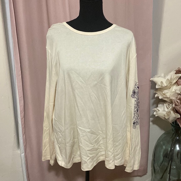 Talbots cream shirt with flowers! - Picture 4 of 4